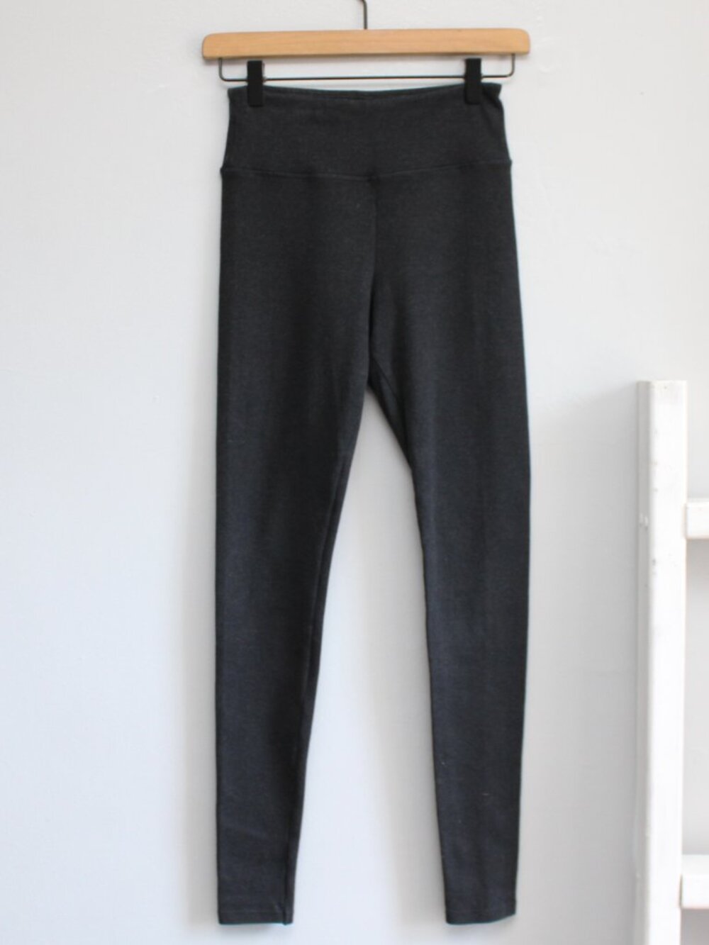 Skims Black Washed Onyx Charcoal Outdoor High-Waisted Banded Leggings Size XS - Picture 2 of 6